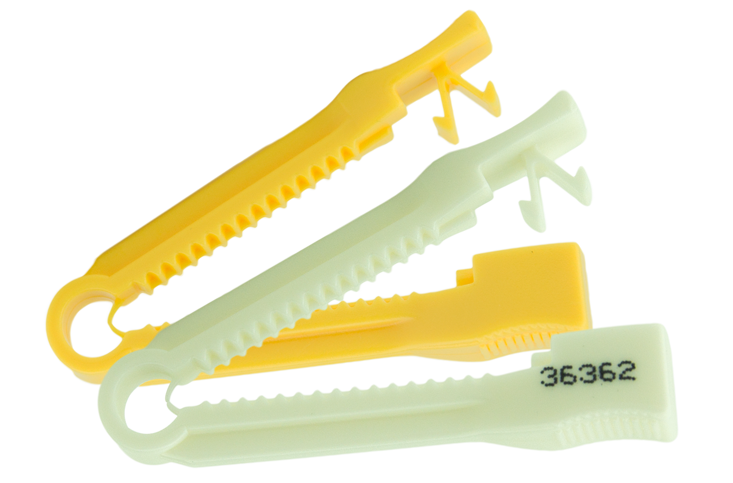 pair of open umbili-CLAMP in different colors